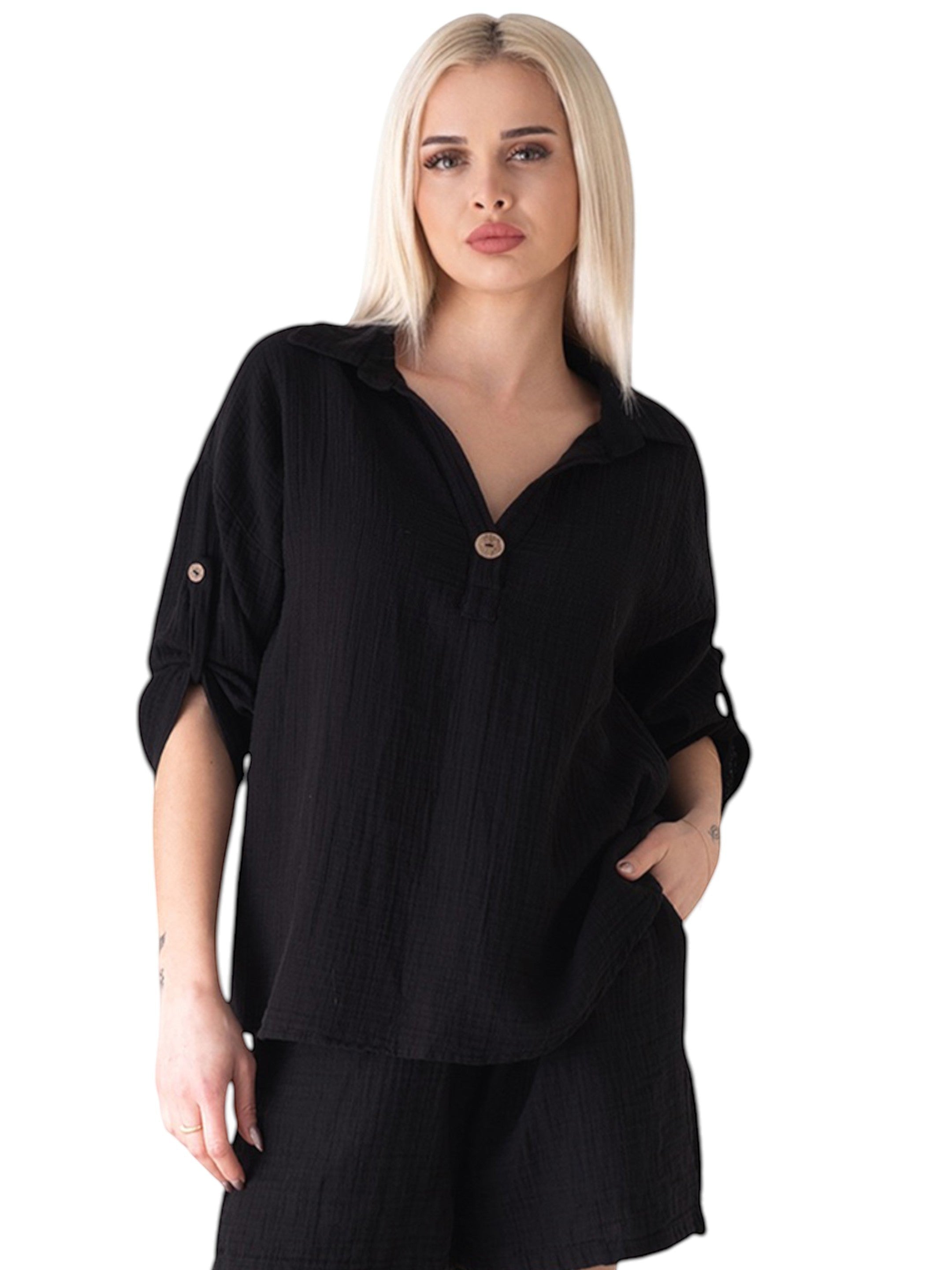 ModaVitrini Damen Schlupfbluse aus 100% Baumwoll-Musselin in Schwarz, Oversize-Schnitt mit Kokosknopf und hochkrempelbaren Ärmeln.