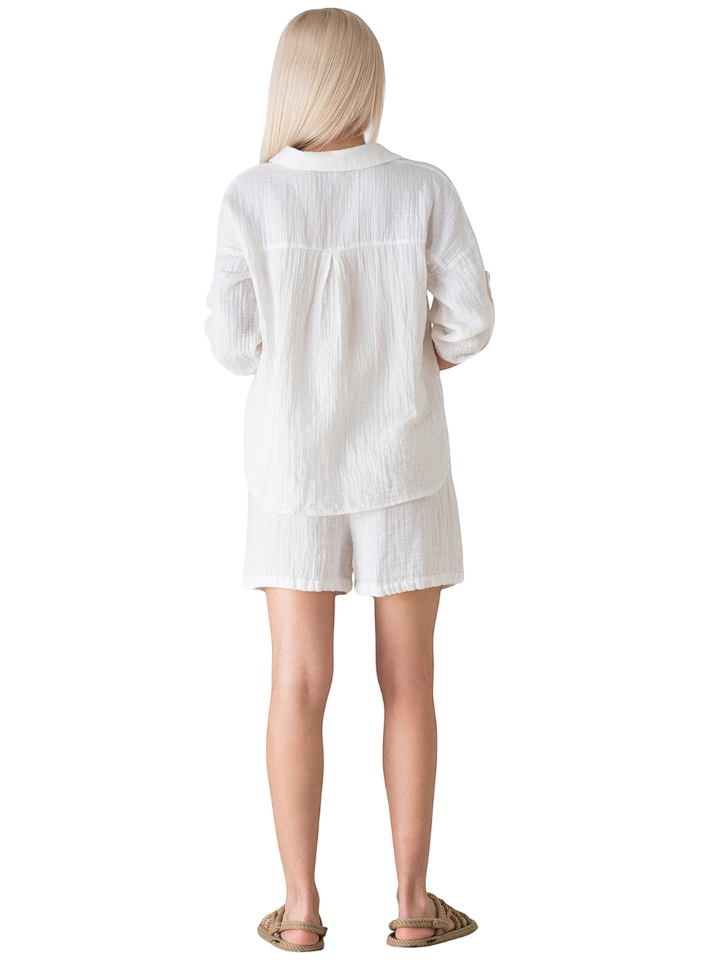 ModaVitrini Damen Musselin-Schlupfbluse aus 100% Baumwolle in Weiß, Oversize-Schnitt mit Kokosknopf und hochkrempelbaren Ärmeln.